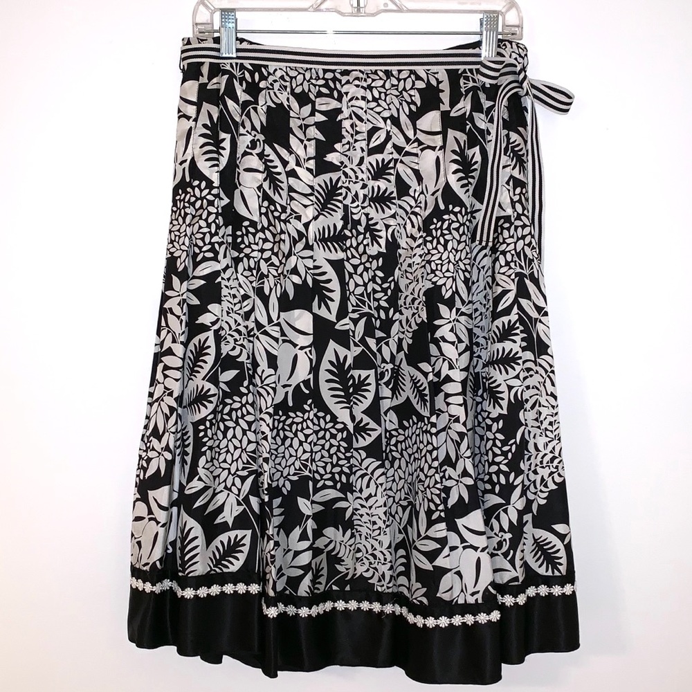 White House Black Market Floral Silk Skirt